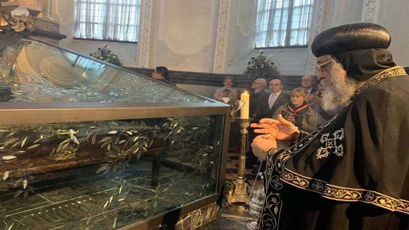 البابا تواضروس يزورغرفة