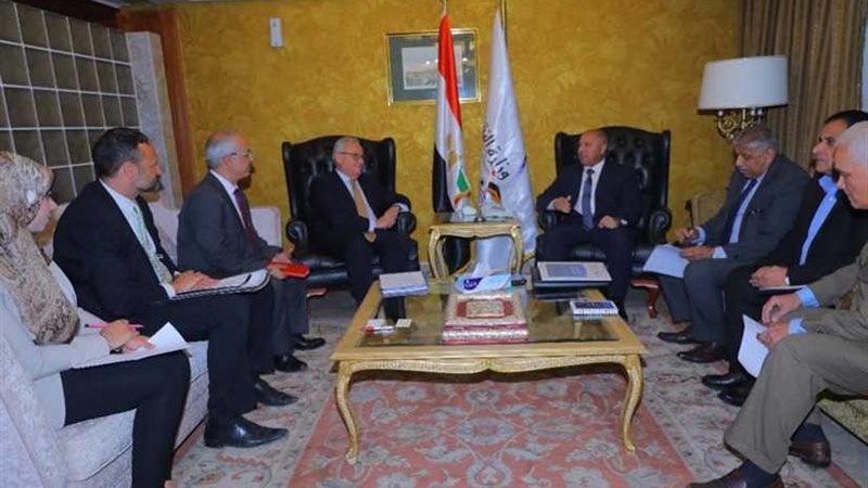 وزير النقل يلتقي