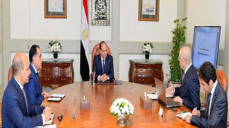 الرئيس السيسي يطلع