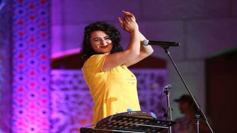 دينا الوديدي تحيي