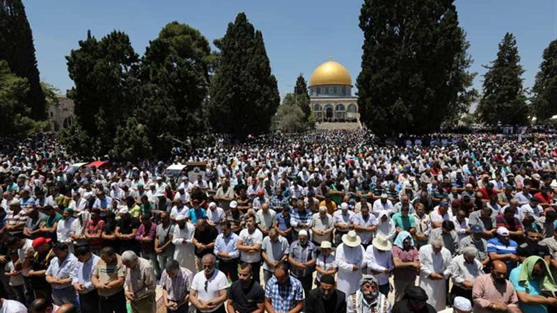 200 ألف مصل أدوا