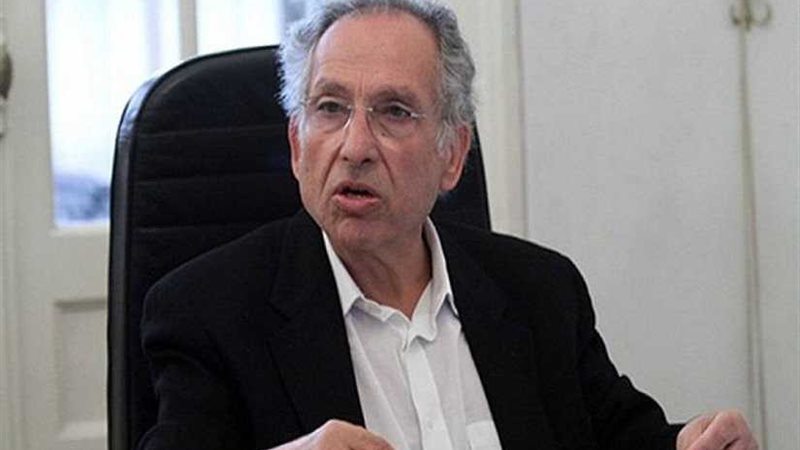 بلاغ يتهم ممدوح حمزة