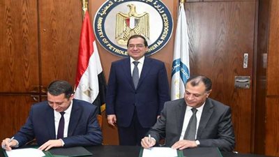 الملا يشهد اتفاق لتنفيذ مشروع تحديث كفاءة الكوارد البشرية