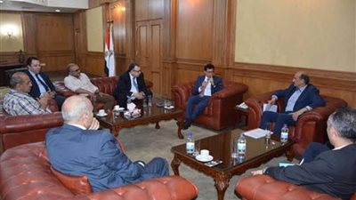 أشرف صبحي يجتمع باللجنة الأولمبية ورئيس اتحاد التجديف