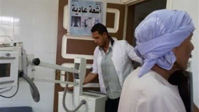 صحة المنيا توقع الكشف الطبي على 1624 حالة خلال قافلة بسمالوط