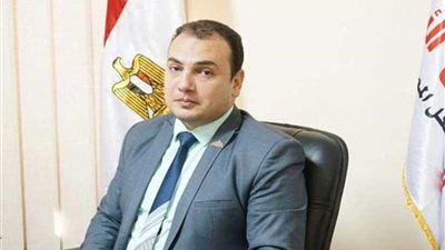 شريف نادي بدء رصف 