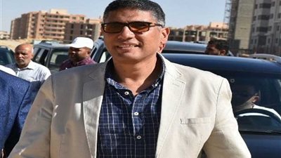 تكثيف حملات إزالة المخالفات بالقاهرة الجديدة.. وأعمال إنارة وزراعة بالمدينة