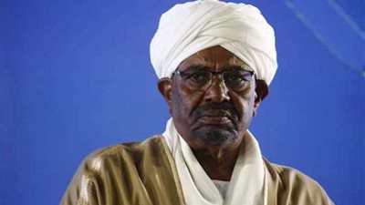 تعرف على تفاصيل التحقيقات مع البشير بشأن قتل المتظاهرين