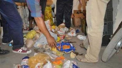 تحرير عدد ٣٨ مخالفة صحية لمتداولي الأغذية في أسواق العريش