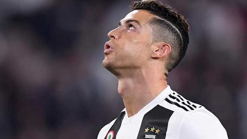 «رونالدو» يشترط التعاقد