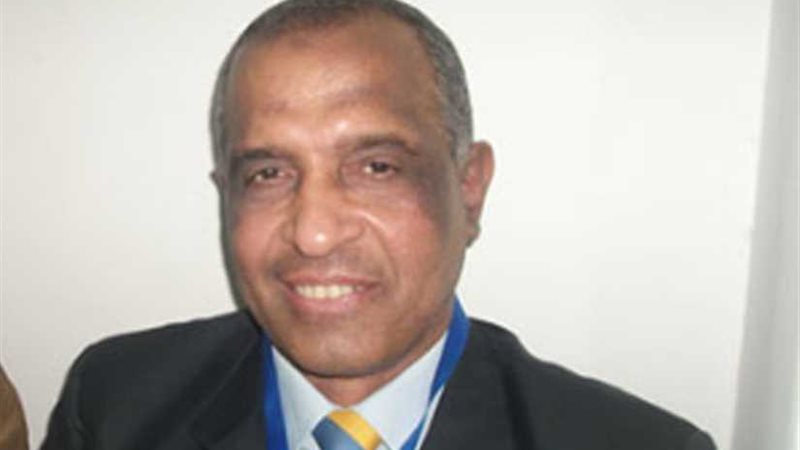 الملاكمة يحدد النصف