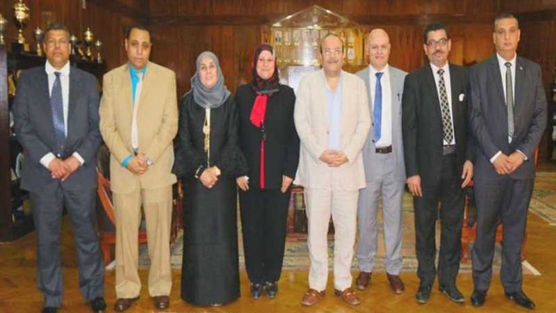 سبع يلتقى المرشحين