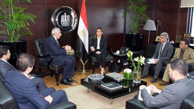 السفير العراقي يبحث