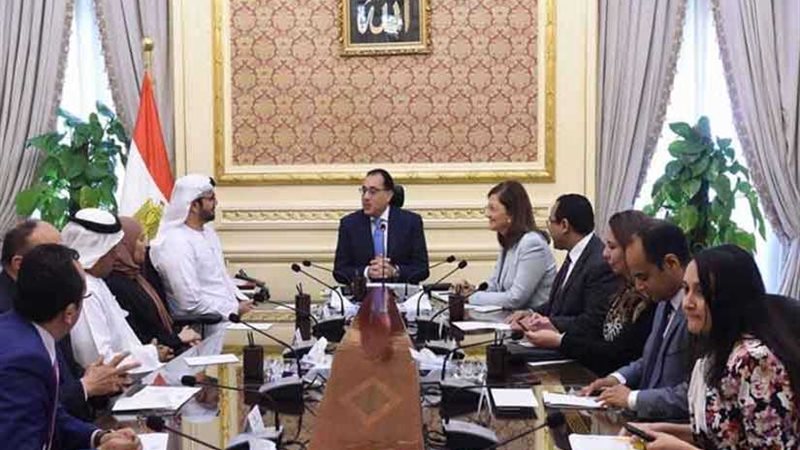 رئيس الوزراء يشيد