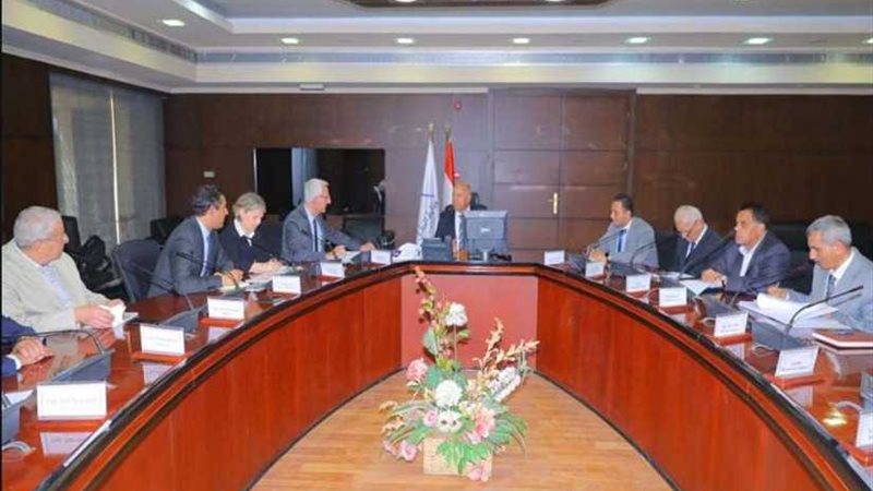 الوزير يعقد لقاءين