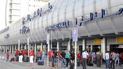 8 سيارات شاتل باص جديدة بمطار القاهرة.. تعرف على التفاصيل