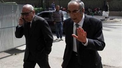 رفع أسماء زكريا عزمي وزوجته وشقيقها من قائمة الممنوعين من التصرف في أموالهم