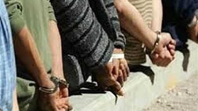 ضبط عصابة سرقت 1.4 مليون جنيه من داخل سيارة بالمقطم