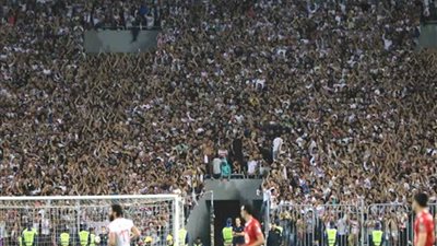 ‎جماهير الزمالك تهاجم مرتضى منصور في نهائي الكونفدرالية