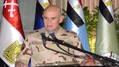 رئيس أركان حرب القوات المسلحة يشارك قوات الدفاع الجوى تناول الإفطار