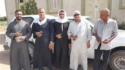 أعضاء المتابعة بصحة أسيوط يرتدون الجلباب البلدي خلال حملاتهم على المستشفيات.. صور