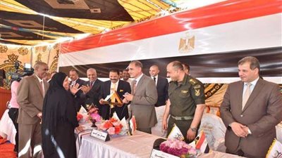 محافظ أسيوط يشهد تكريم أسر الشهداء وحفظة القرآن