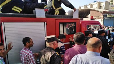 الآلاف يشيعون جثمان الشهيد 