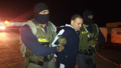 الجيش الوطني الليبي يسلم الإرهابي هشام عشماوي للمخابرات العامة المصرية