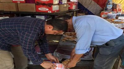 إعدام 900 كيلو أغذية في حملات على منافذ بيع الكعك بالدقهلية