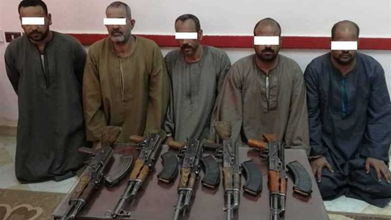 ضبط 5 متهمين بقتل