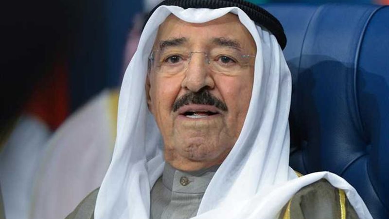 أمير الكويت يحذر