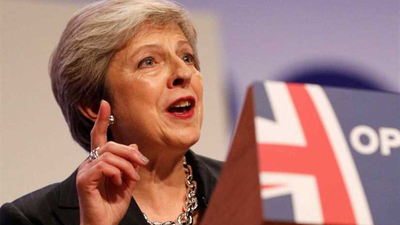 ماي تدعو الى تعجيل