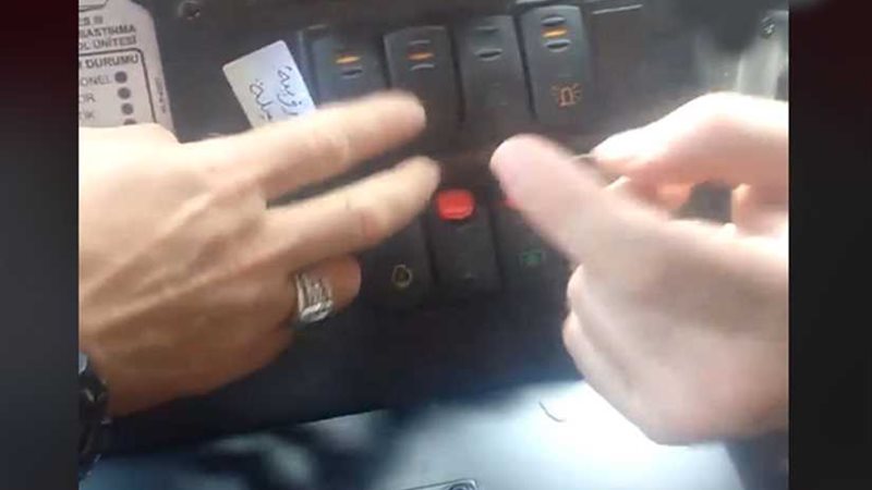 بالفيديو ..ضباط أتراك