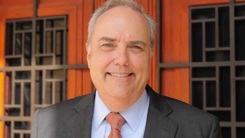 القائم بأعمال السفير