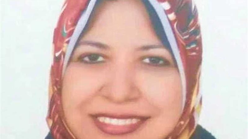 الدكتوره منى درويش