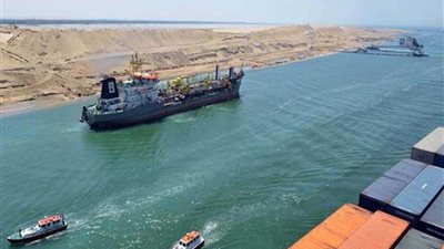 عبور ٦٦ سفينة قناة السويس بحمولات ٤ ملايين و٩٠٠ ألف طن
