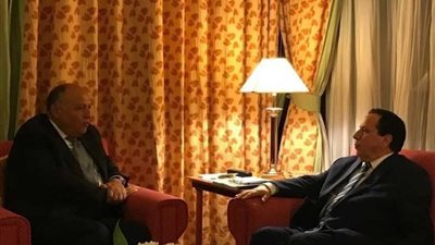 شكري يلتقي نظيره التونسي على هامش مشاركتهما في الاجتماع الوزاري التحضيري لمؤتمر القمة الإسلامي