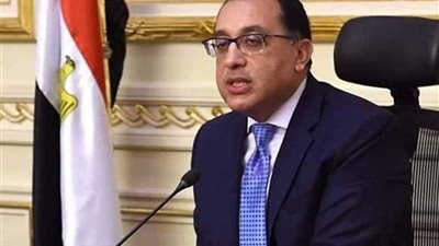 رئيس الوزراء يؤدي صلاة الجمعة الأخيرة من رمضان في مسجد الإمام الحسين