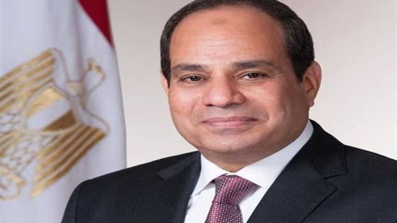 السيسي يهنئ رئيس