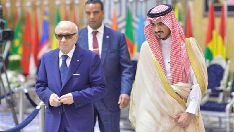 الرئيس التونسي يصل