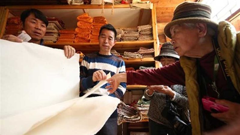 اكتشاف لوحة حجرية