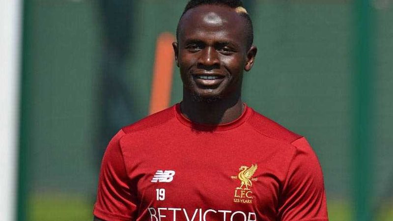 ساديو ماني ينفي شائعات