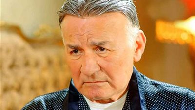 عزت أبو عوف في حالة حرجة بالمستشفى