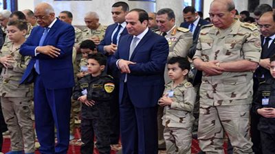 الرئيس السيسي يلتقي أول أيام عيد الفطر بأسر شهداء القوات المسلحة والشرطة
