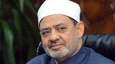 شيخ الأزهر يهنئ الرئيس السيسي والمسلمين بحلول عيد الفطر ويتمنى السلام لكل العالم