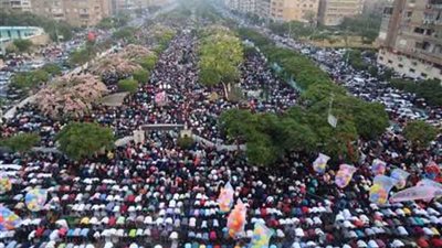 ملايين الجزائريين يؤدون صلاة عيد الفطر المبارك