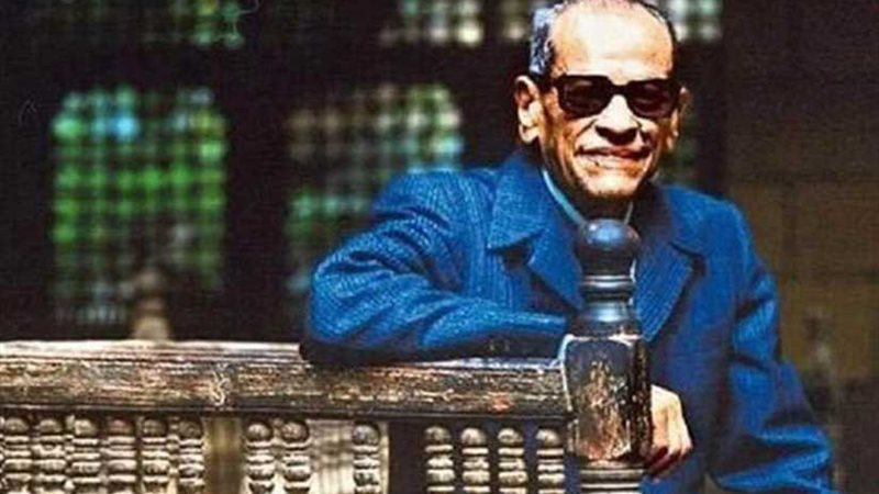 نجيب محفوظ بالأسباني