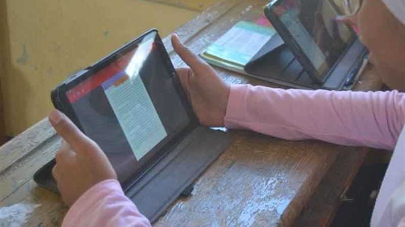 طلاب أولى ثانوي في