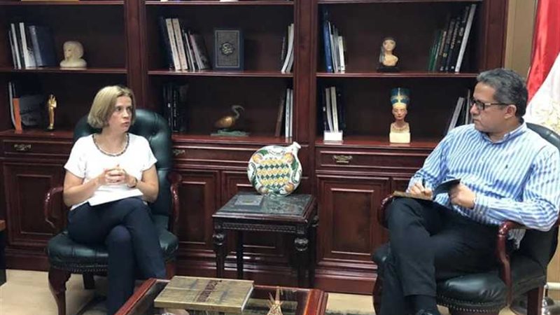 اجتماع وزير الآثار