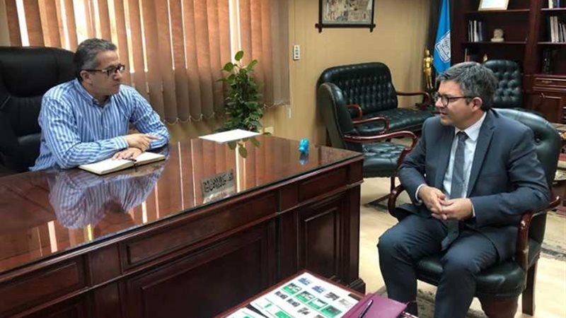 وزير الآثار يلتقي